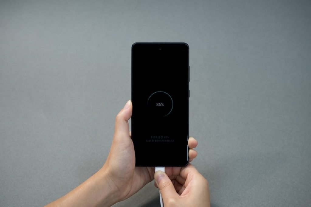 Samsung Galaxy S20 FE Charging