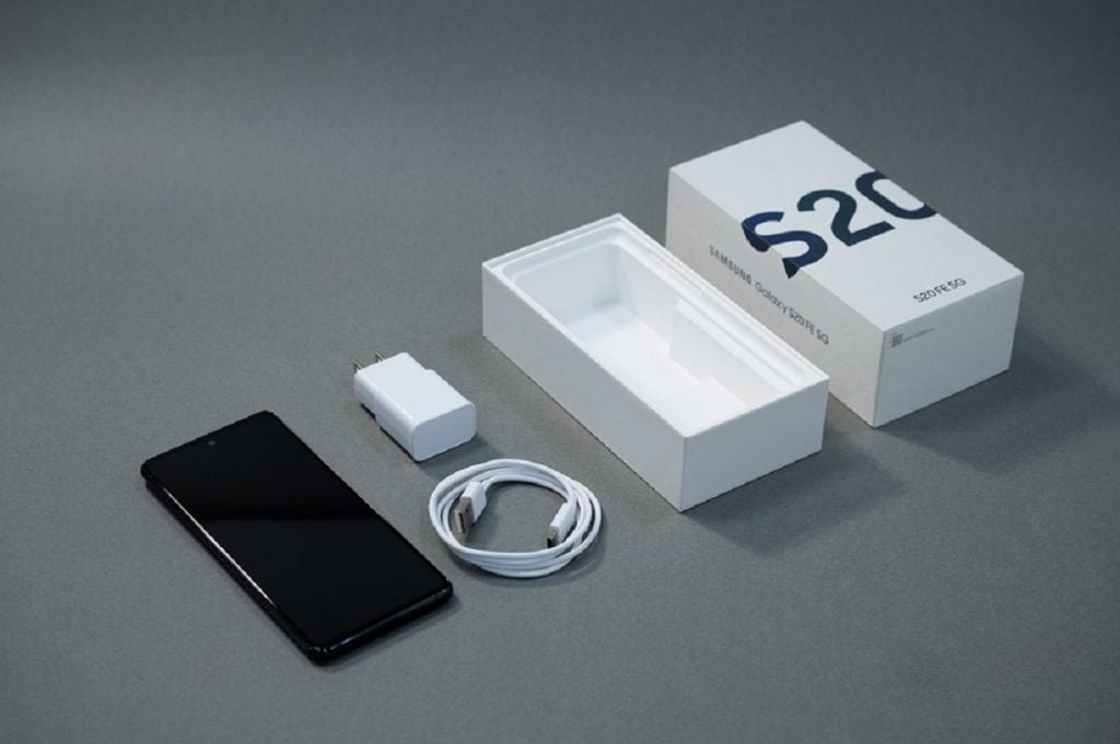 Samsung Galaxy S20 FE Box