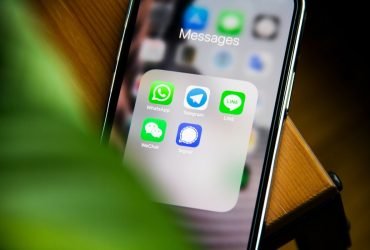 iPhone users get two major features on WhatsApp iPhone users get two major features on WhatsApp