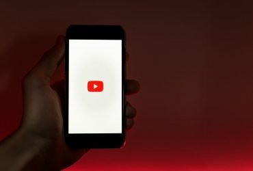 YouTube Premium Membership Available for Free in India youtube phone