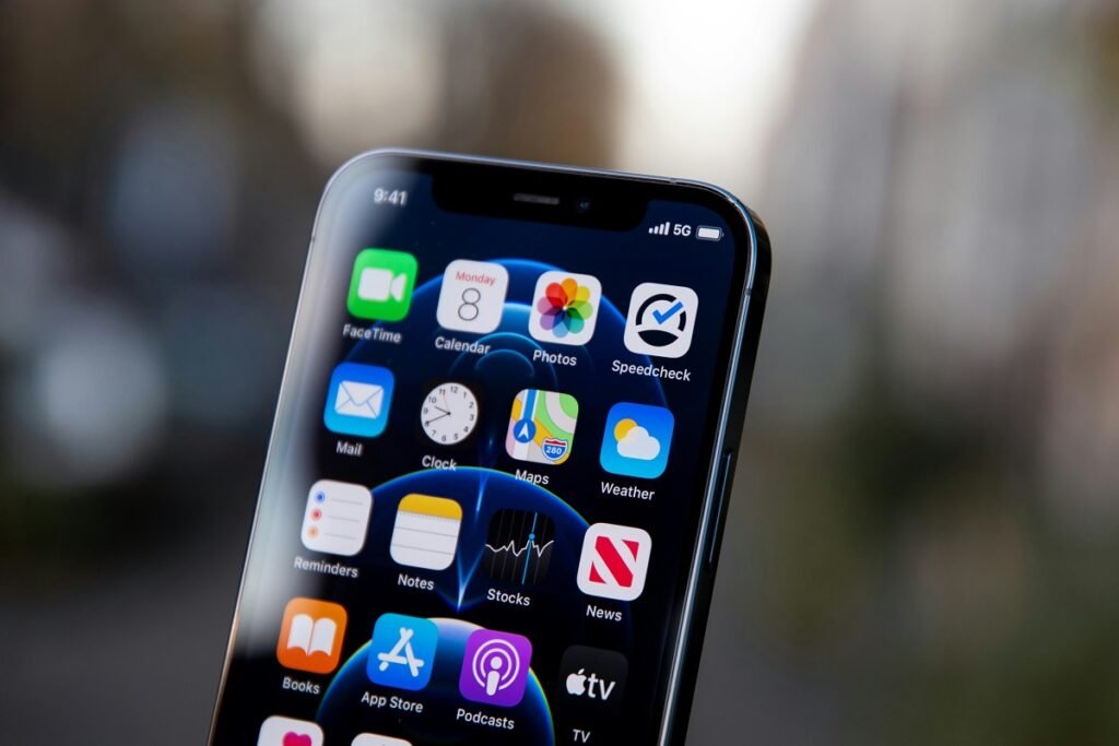 iPhone’s Major Update: Enhanced Phone App Features You Need to Know Apple_iPhone
